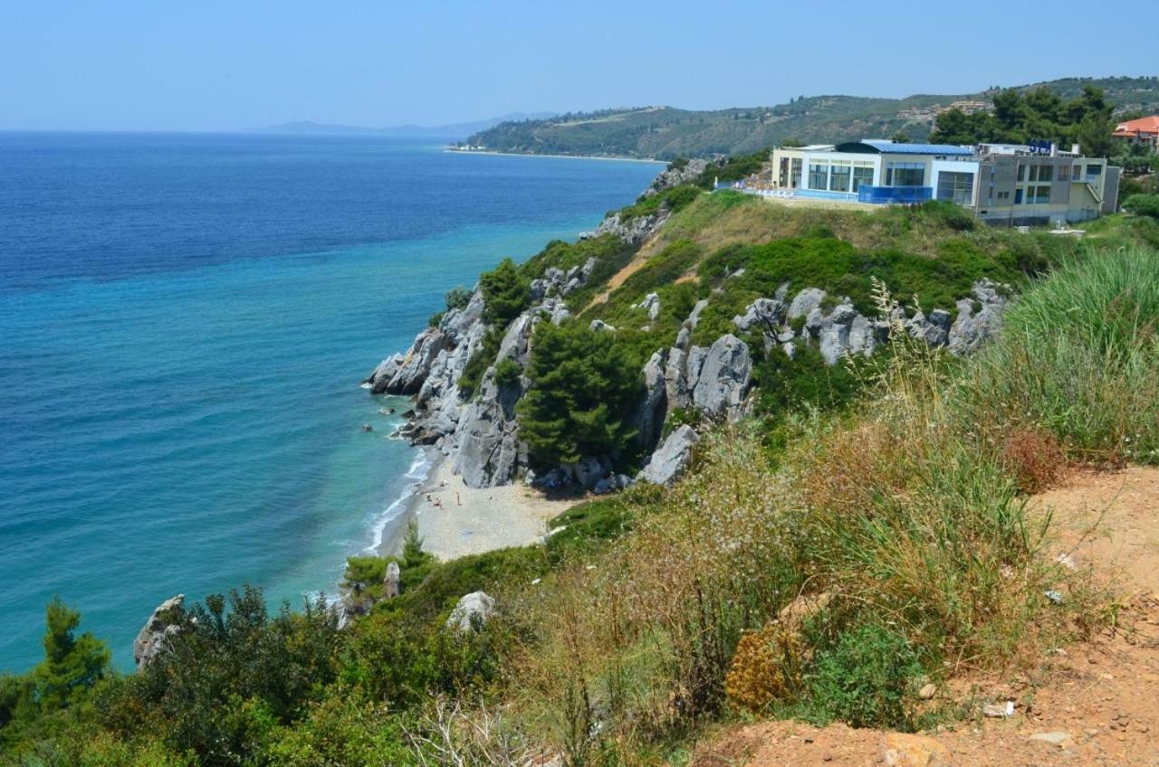 Comfortable Apartment Near The Central Beach Неа-Скиони Экстерьер фото